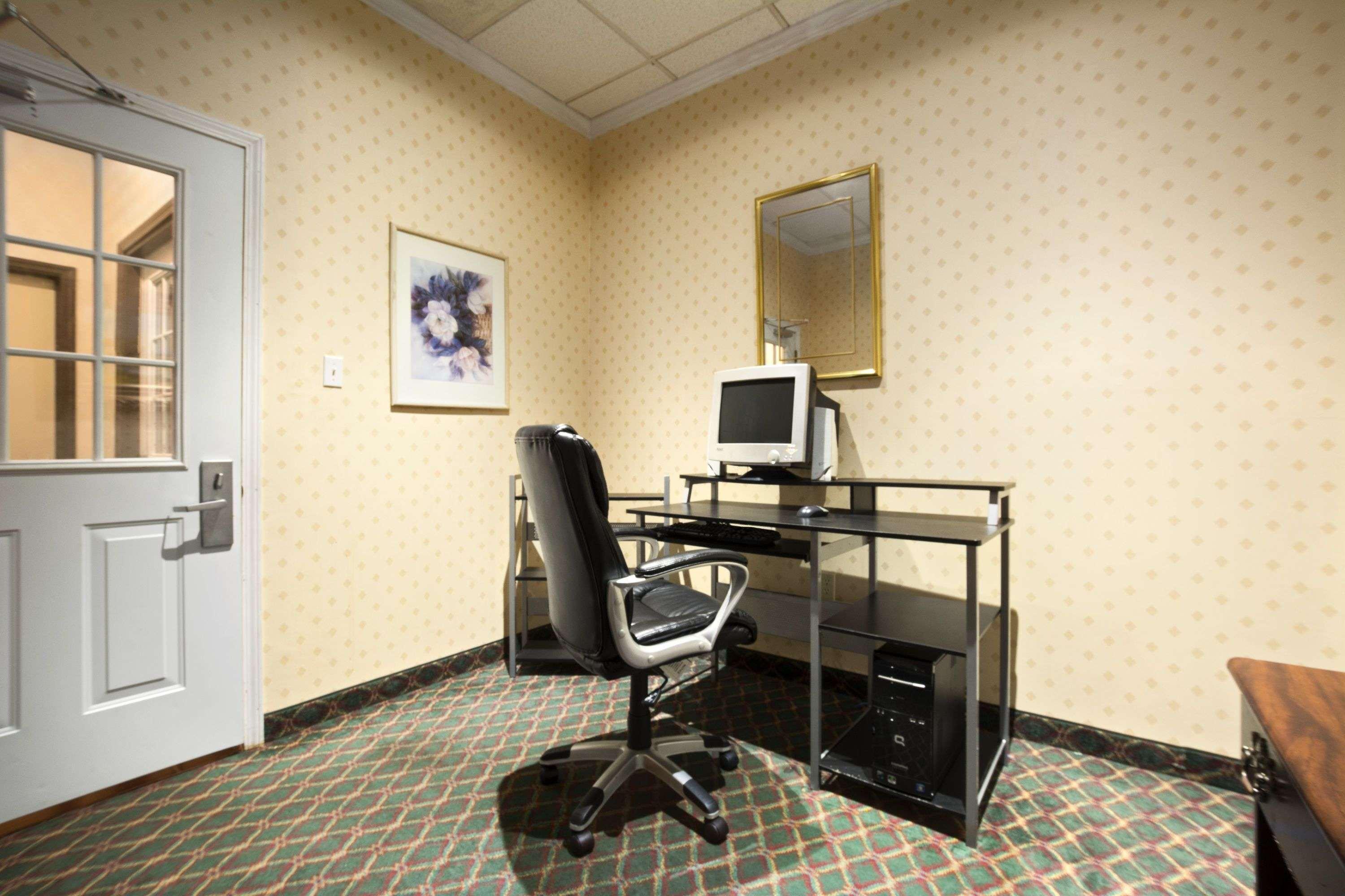 Days By Wyndham Downtown Hotel 2*