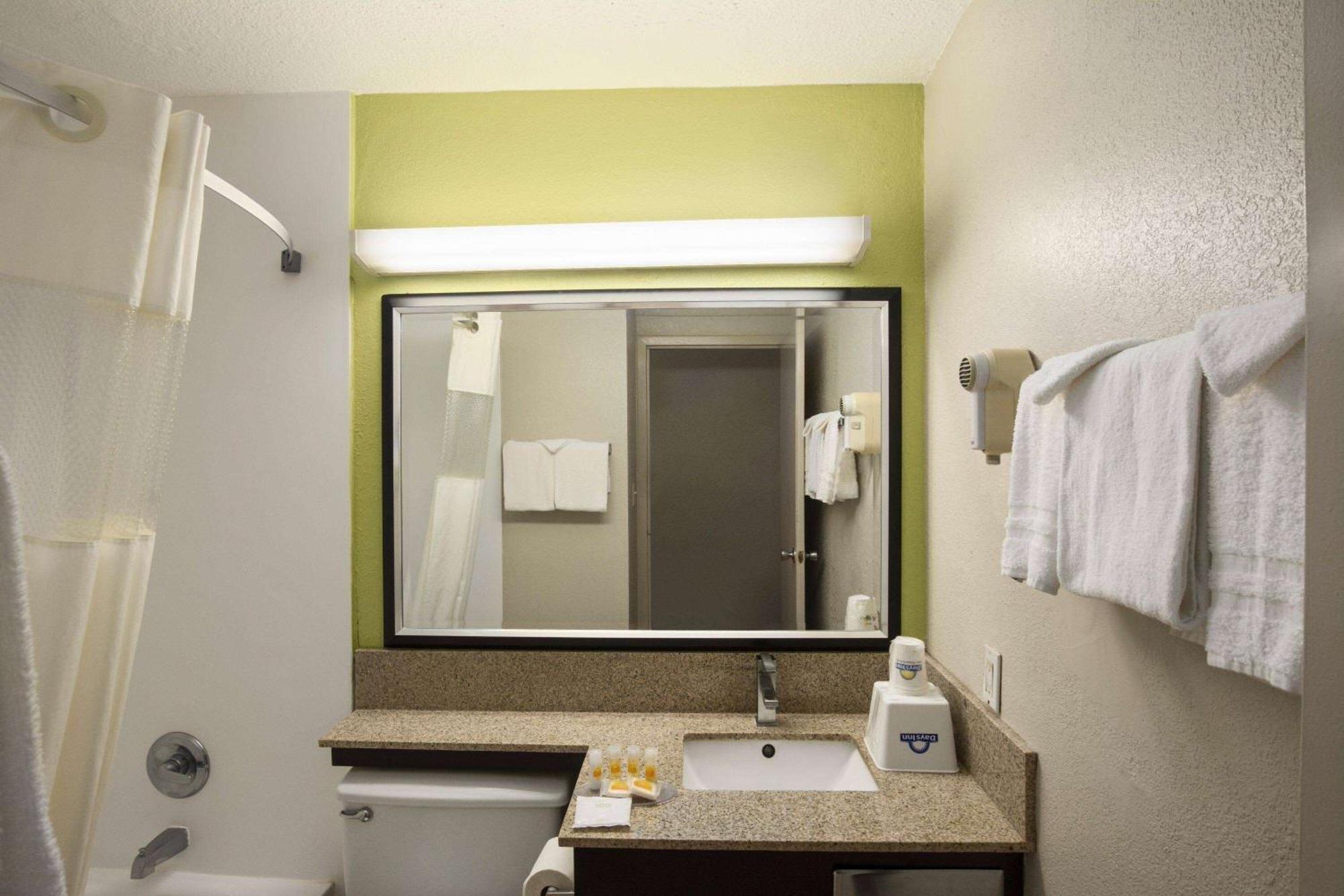 Days By Wyndham Downtown Hotel Rom