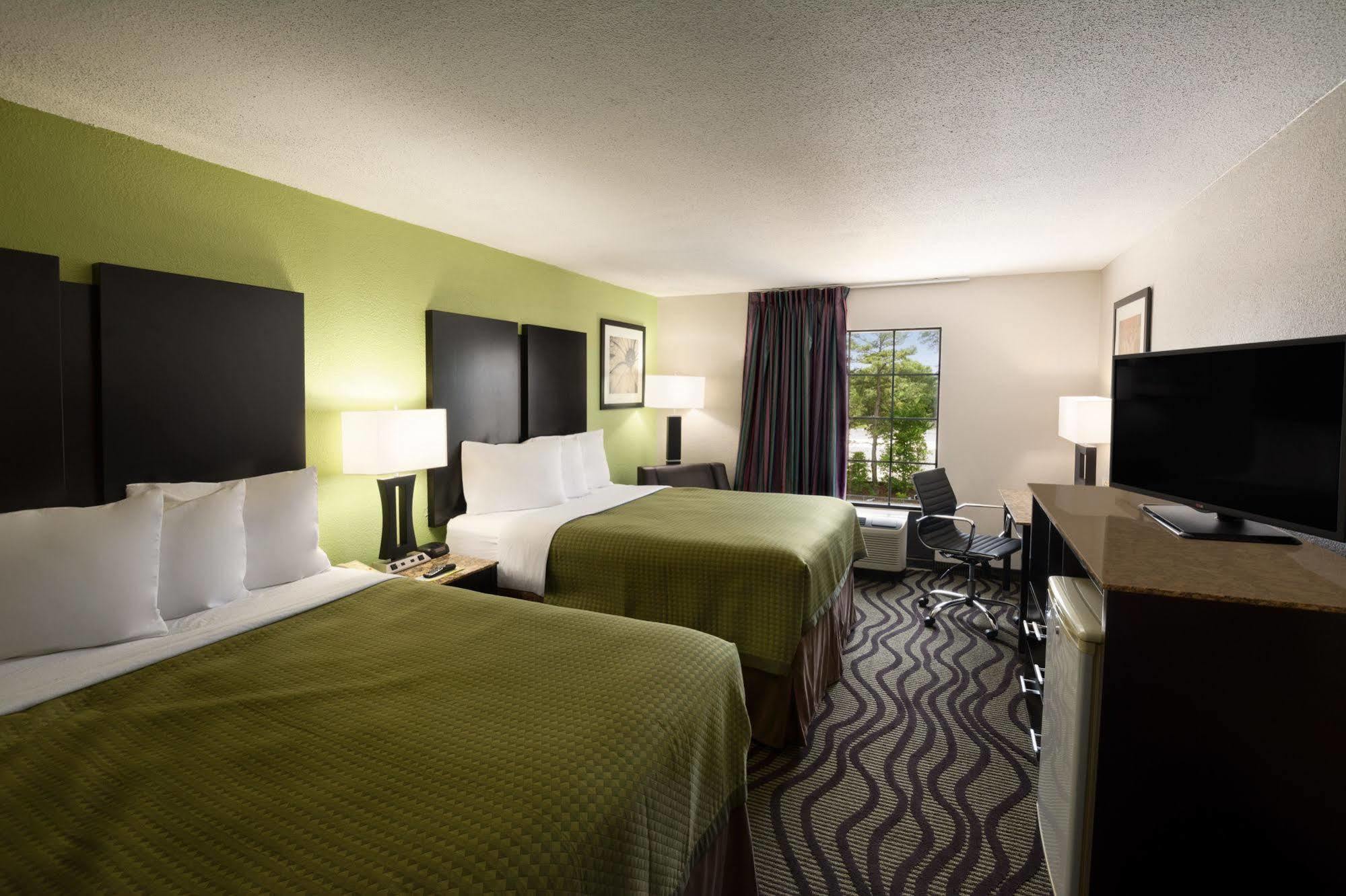 Days By Wyndham Downtown 2*