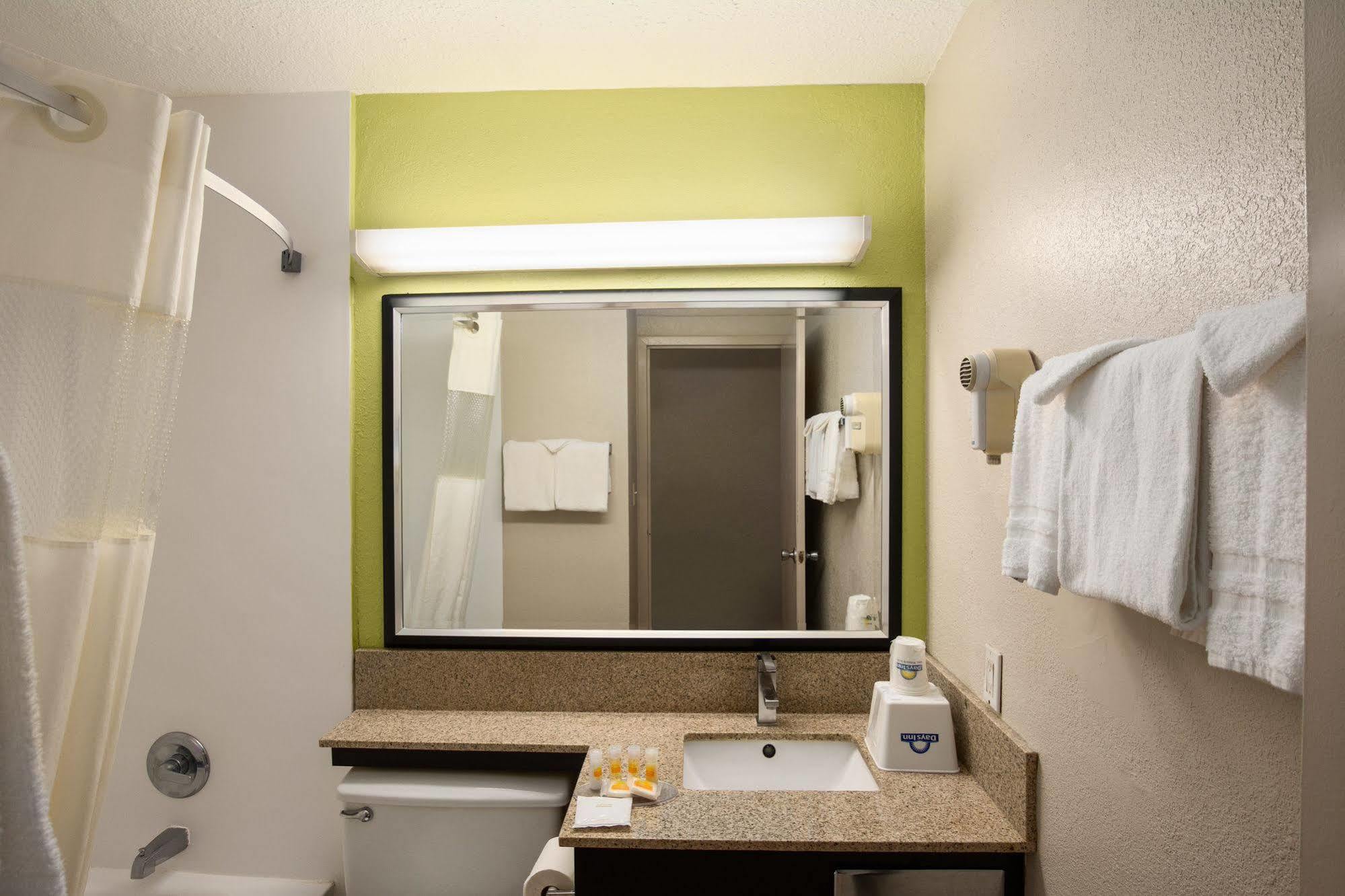 Days By Wyndham Downtown 2* Rom